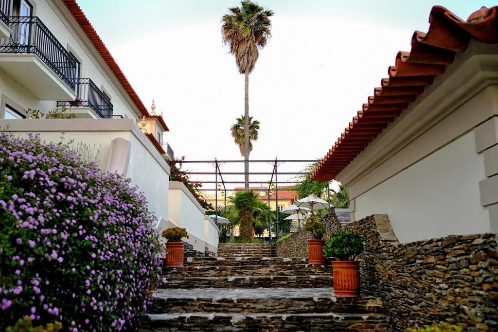 Hotel The Vintage House - Douro Pinhão Zewnętrze zdjęcie The stairway to the gardens of the Pousada do Monte